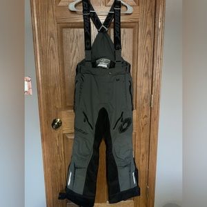 Castle Snow bibs Woman’s size Small